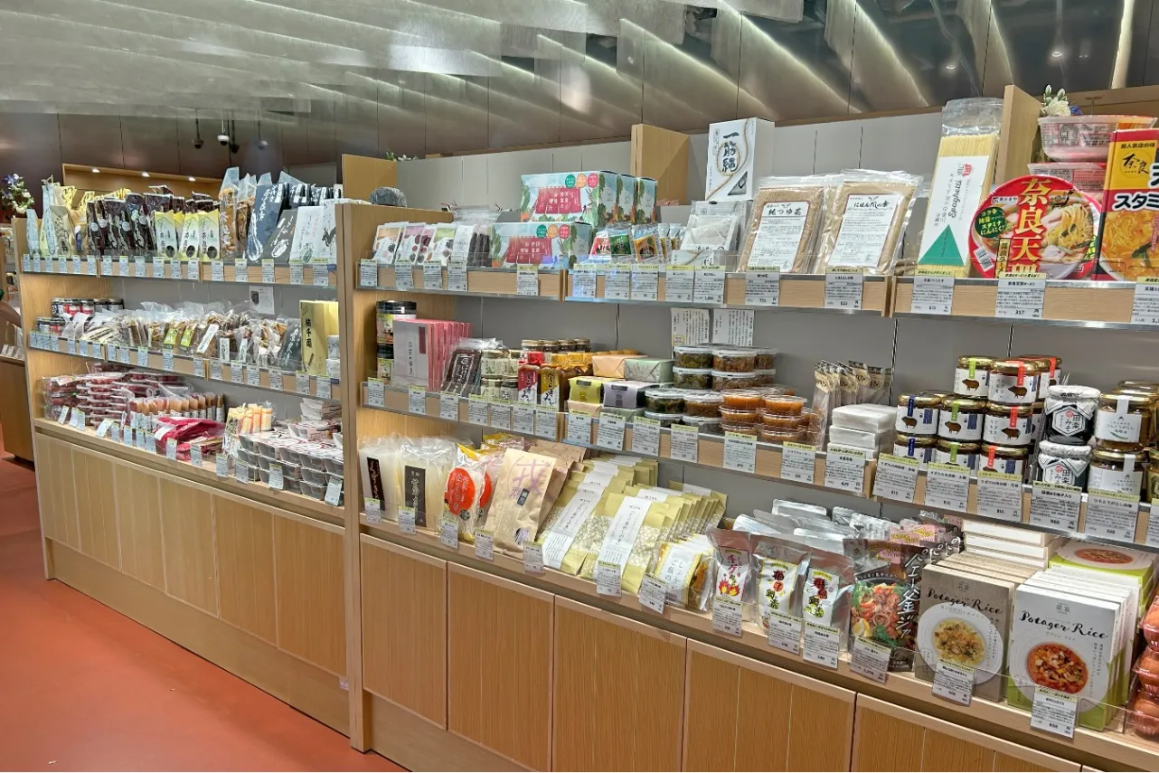 ▲奈良の名産品がズラリ
