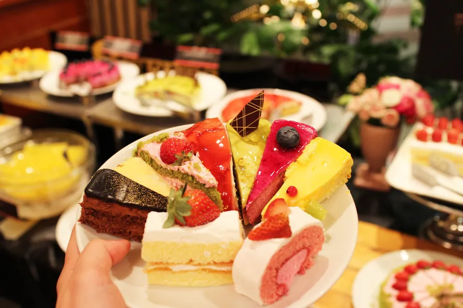 【新宿】1,890円でケーキバイキング♪手作りスイーツ＆料理が食べ放題