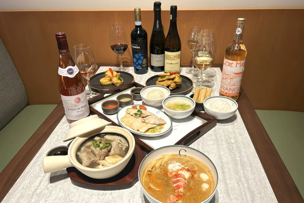 ▲多彩なシンガポール料理（撮影：レッツエンジョイ東京編集部）