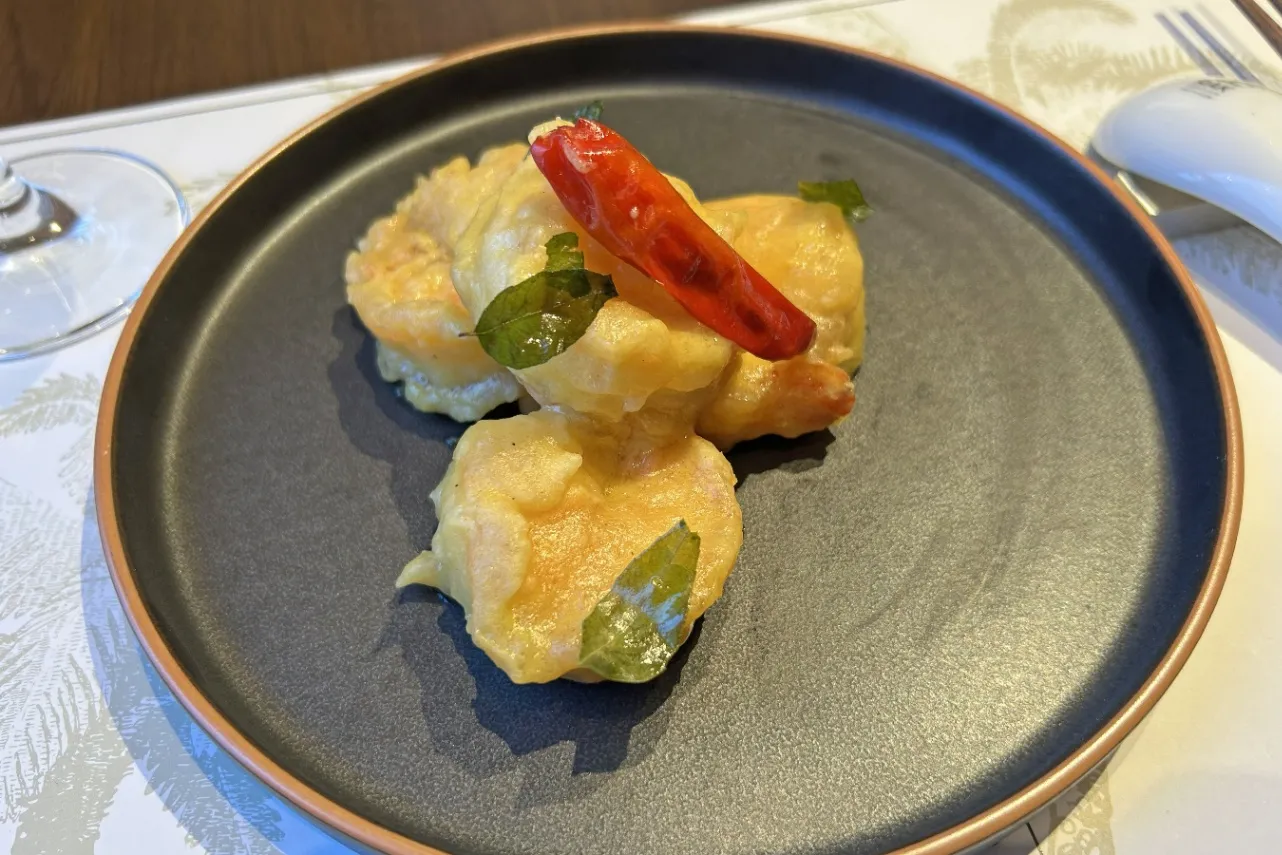 ▲「エビのレモンバターソース」（撮影：レッツエンジョイ東京編集部）