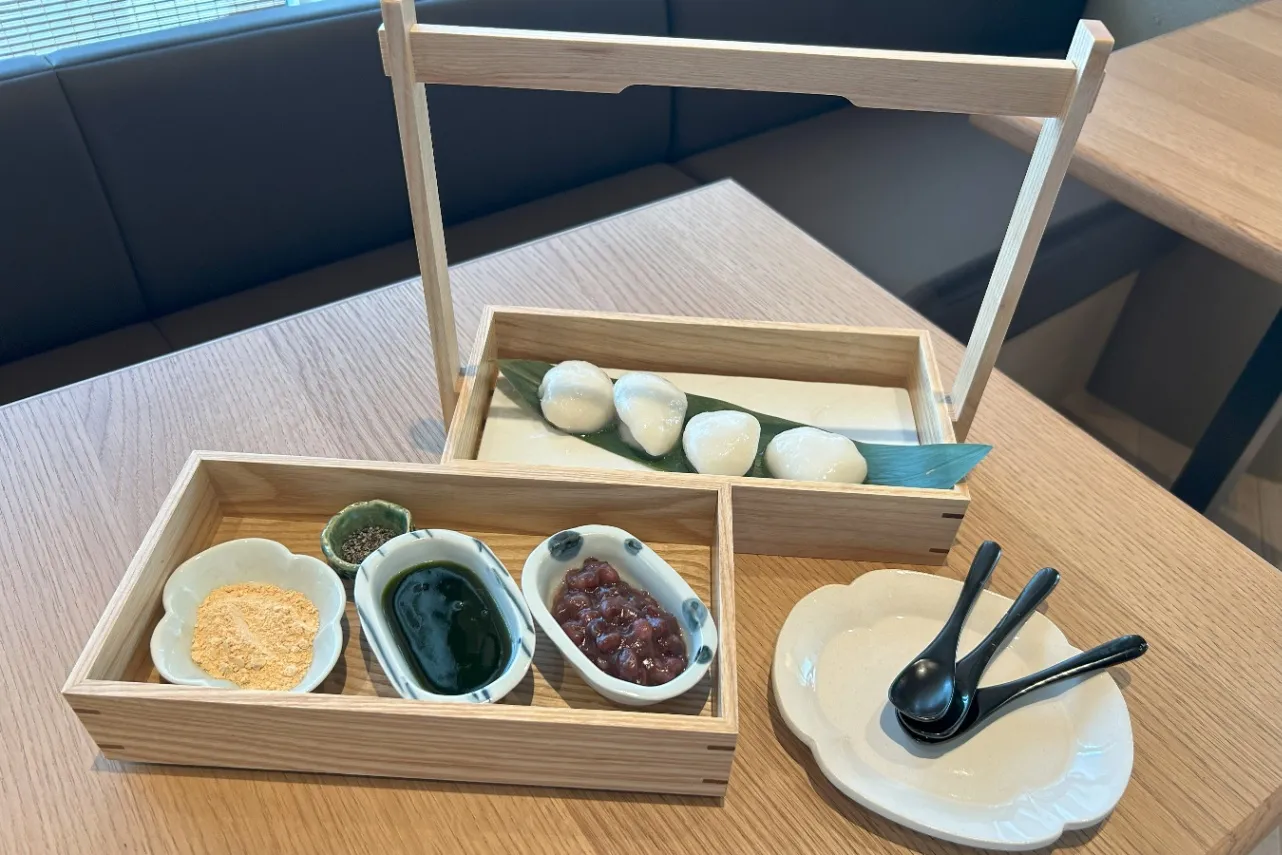 ▲「つきたて餅セット（本日のお茶付き）」