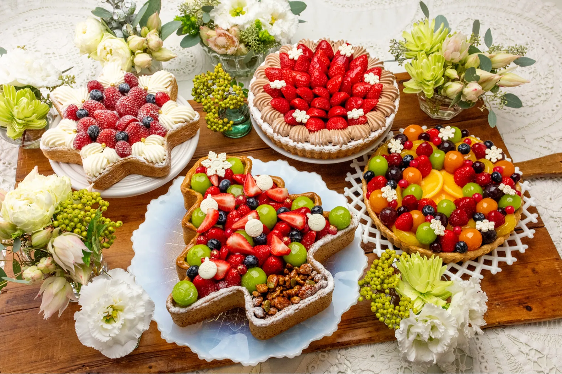 キル フェ ボンの24年クリスマスケーキ！“ツリーやリース”着想のフルーツタルトも