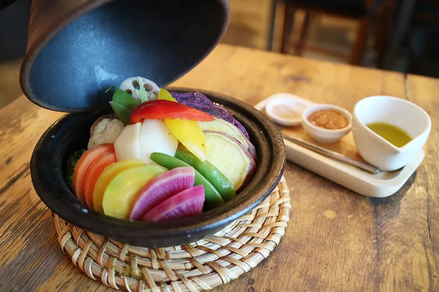 （PR）【吉祥寺グルメ】旬野菜のタジン鍋蒸しに薬膳カクテルetc.身も心も癒される、秋の休日ごちそう巡り！