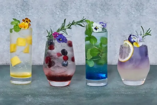 “花とハーブ”のスイーツ＆カフェ「アイコニック ステージ」が新丸ビルにオープン
