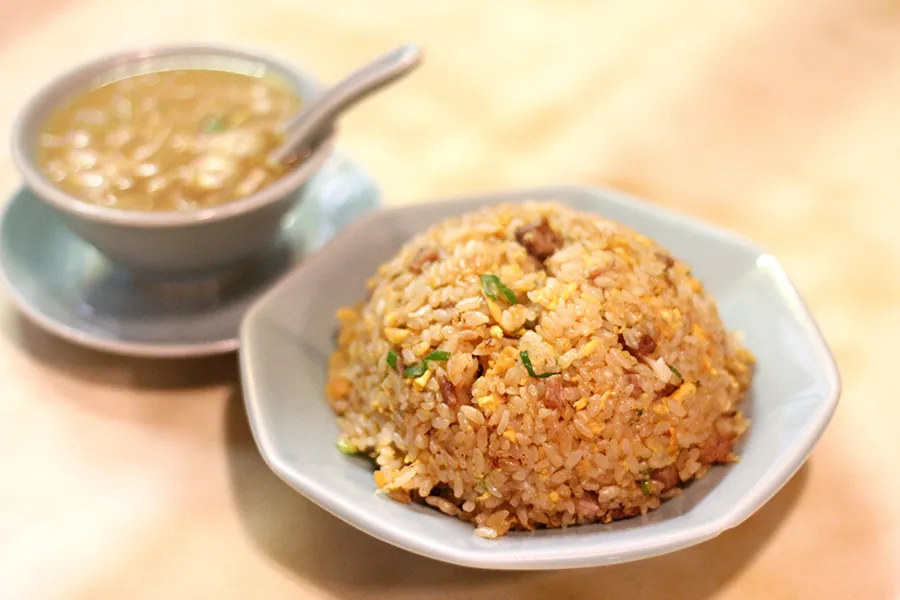 1日400食も売れる伝説のチャーハンを知ってる！？神楽坂でウワサの中華店へ行ってきた！