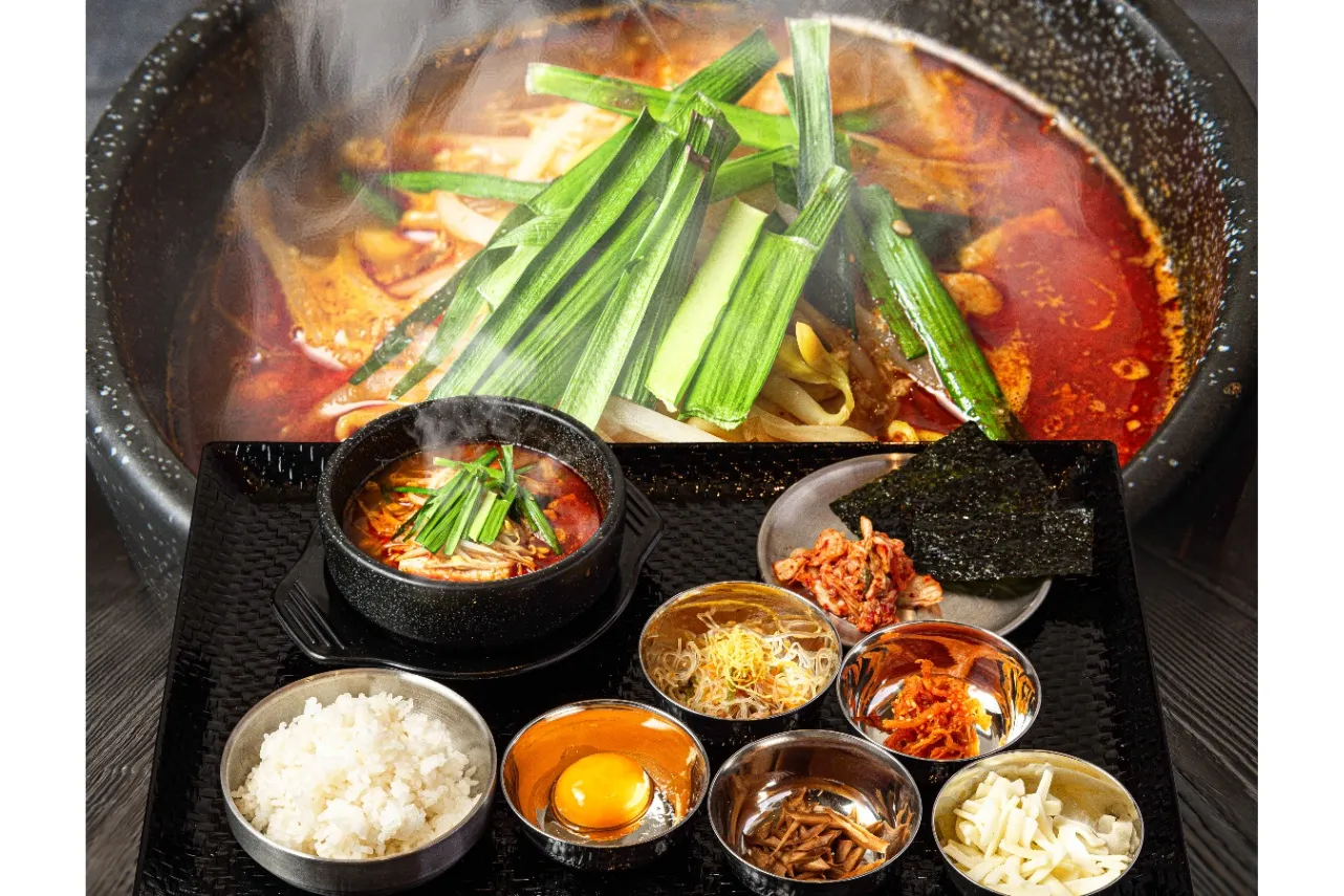 ▲「スンドュブ定食」