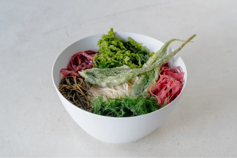 海藻ラーメンが名物！海藻の新しい食文化を体験できる「シーベジスタンド」八重洲に26年3月オープン