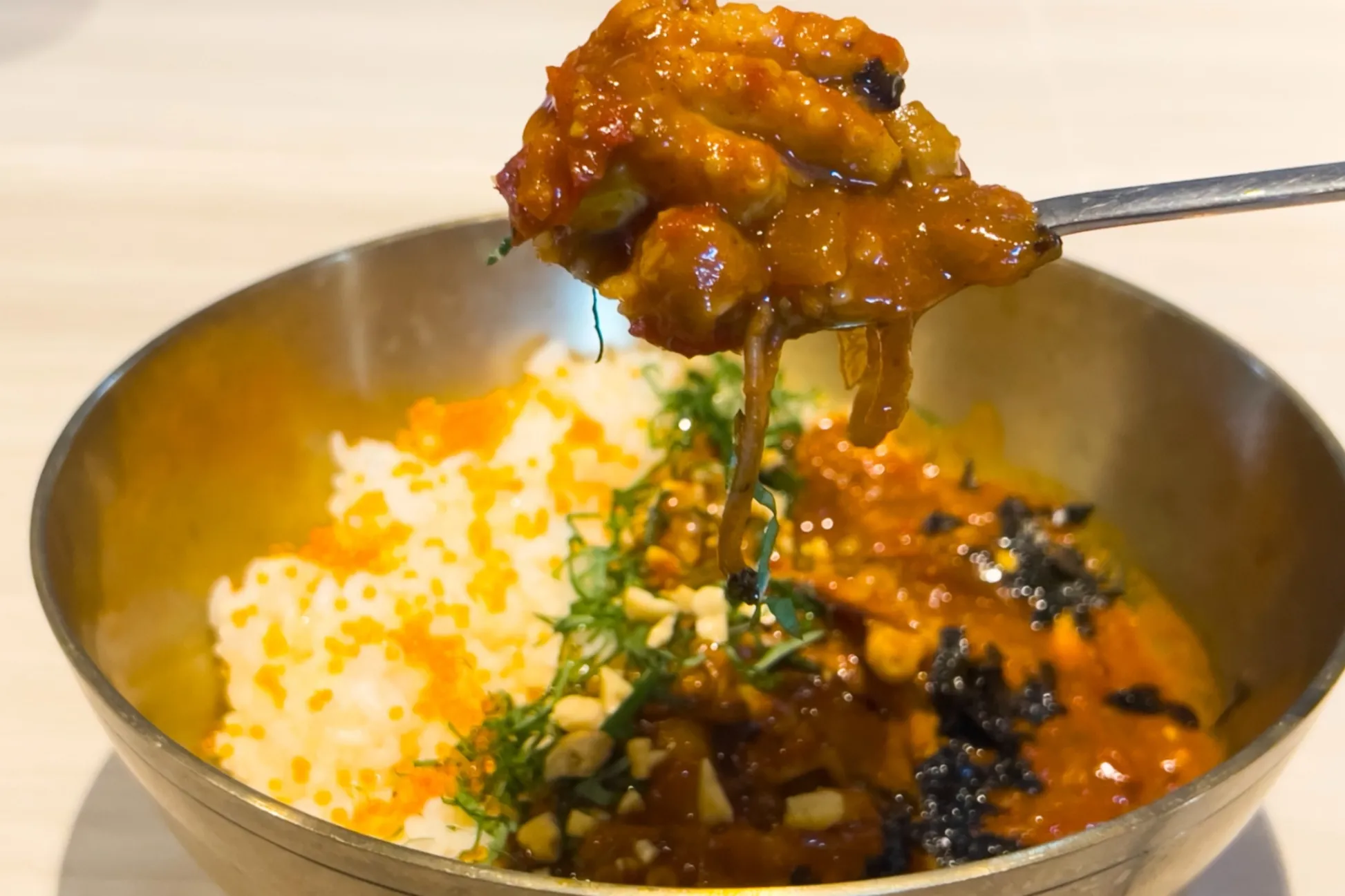 【韓国料理×カレー】渋谷「ハンナ」の”チュクミカレー”が新感覚すぎた