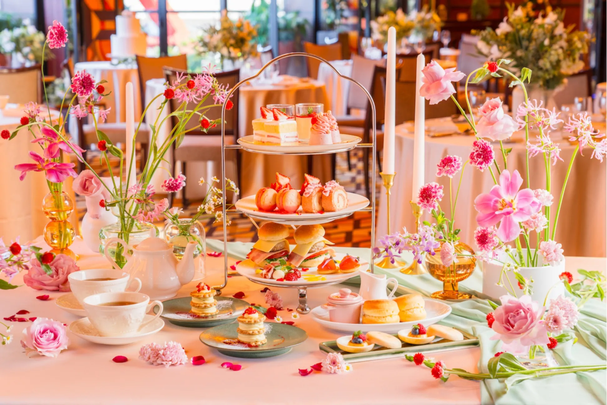 【The Place of Tokyo】春らしさ満点のいちごアフタヌーンティー登場！