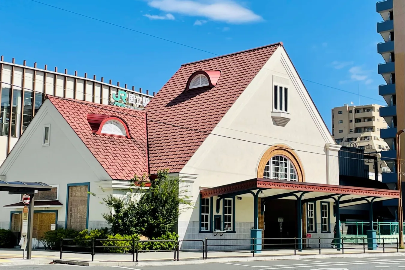 絵本の世界から飛び出した!? いまも愛され続ける東京の旧駅舎をめぐる_516256