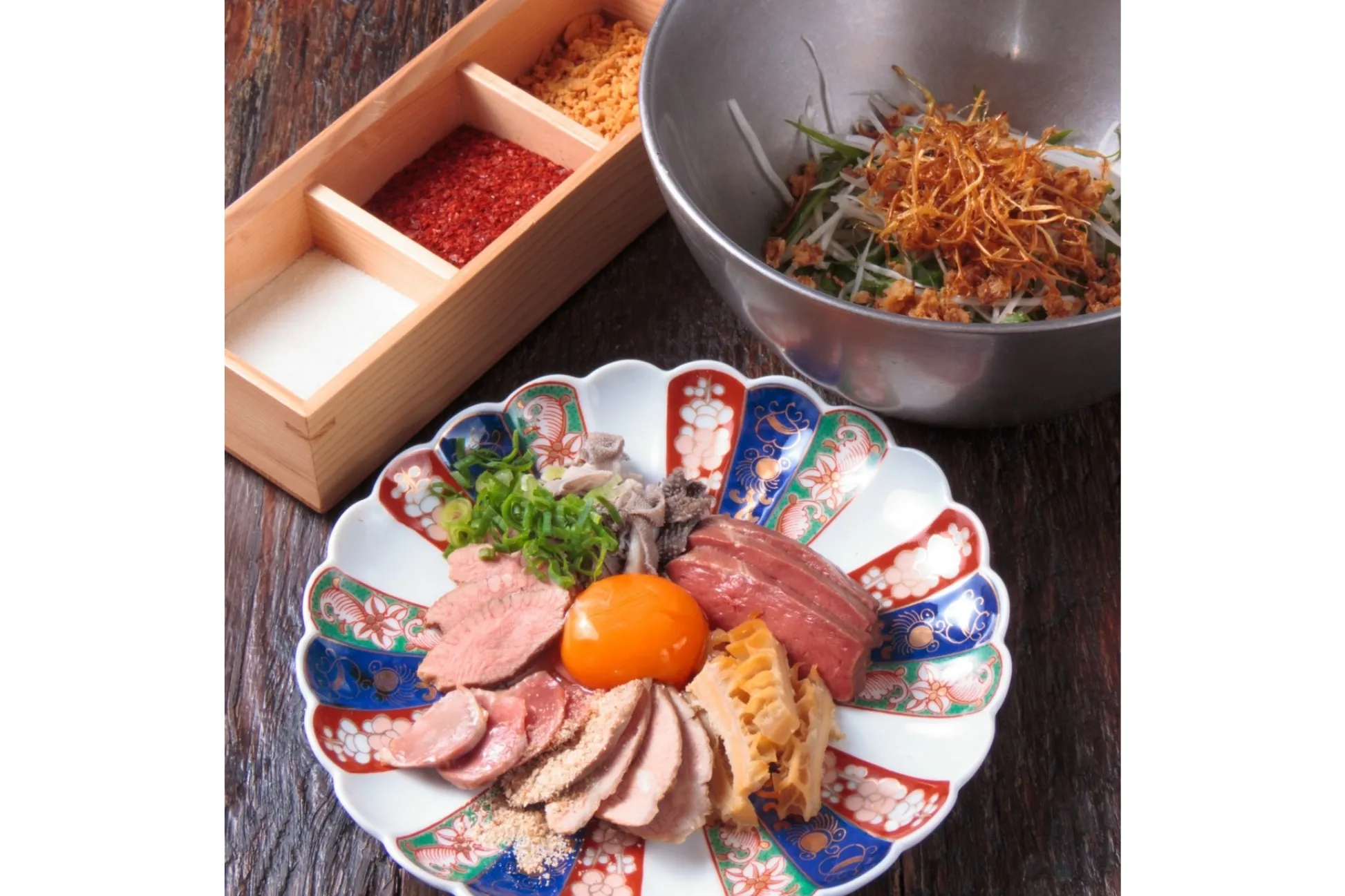 人気焼肉店の新業態！「ホルモンいのうえ」2号店が新宿にオープン