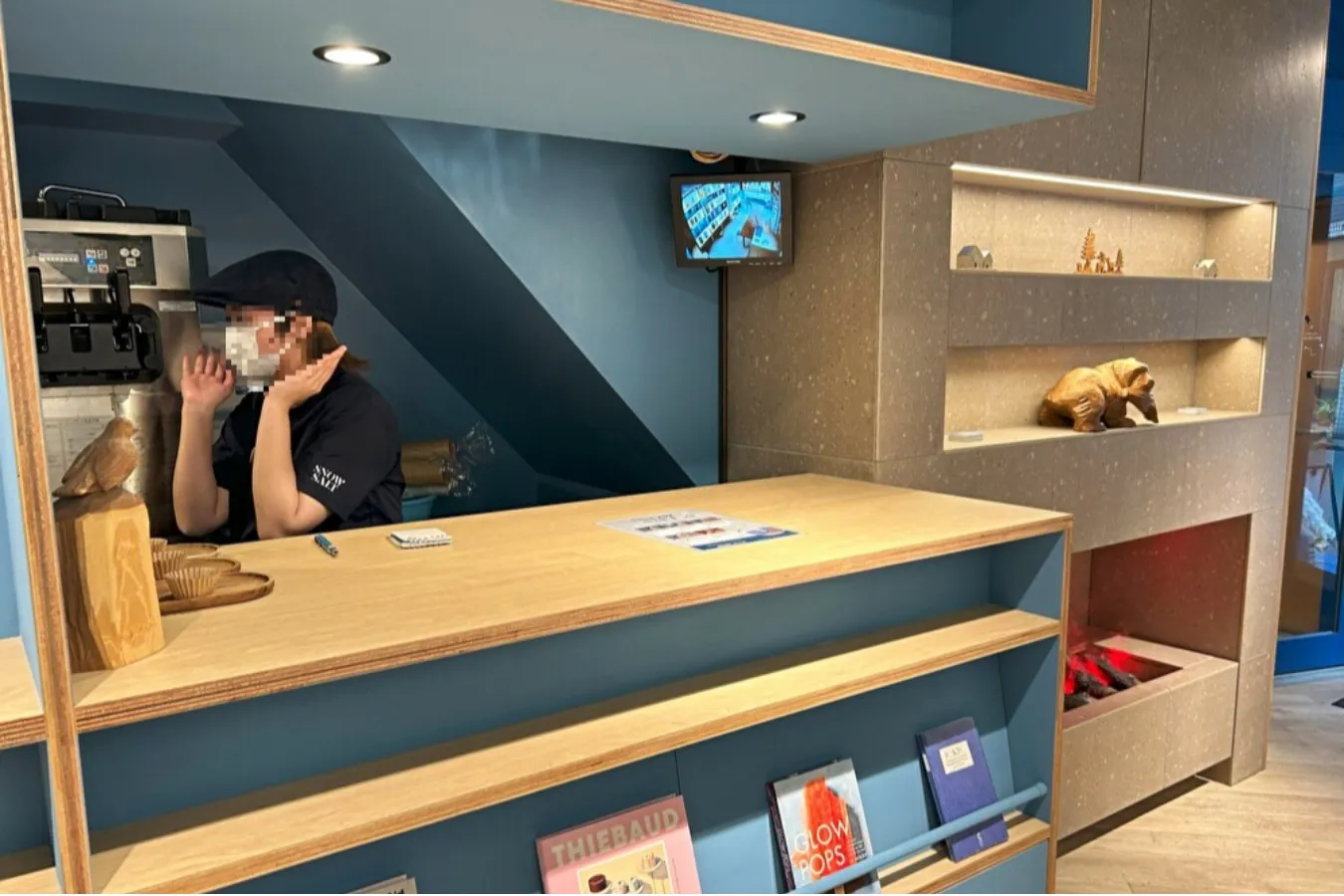 ▲店内カウンター（撮影：レッツエンジョイ東京編集部）