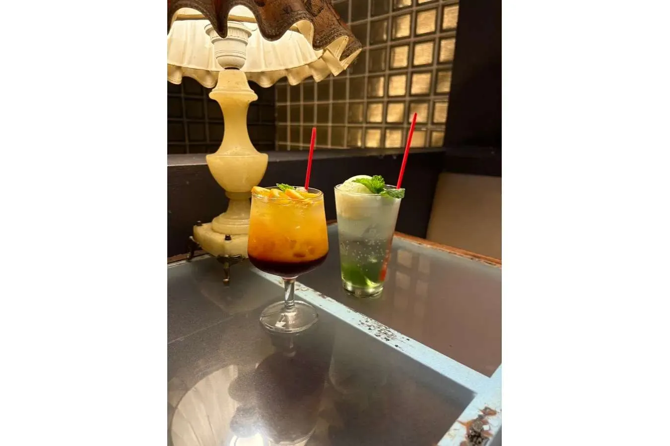 ▲ザクロオレンジ（左）、大人のメロンソーダ（右）