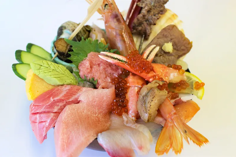 デカ盛り海鮮丼に感激！本所吾妻橋の行列店「野口鮮魚店」とは？