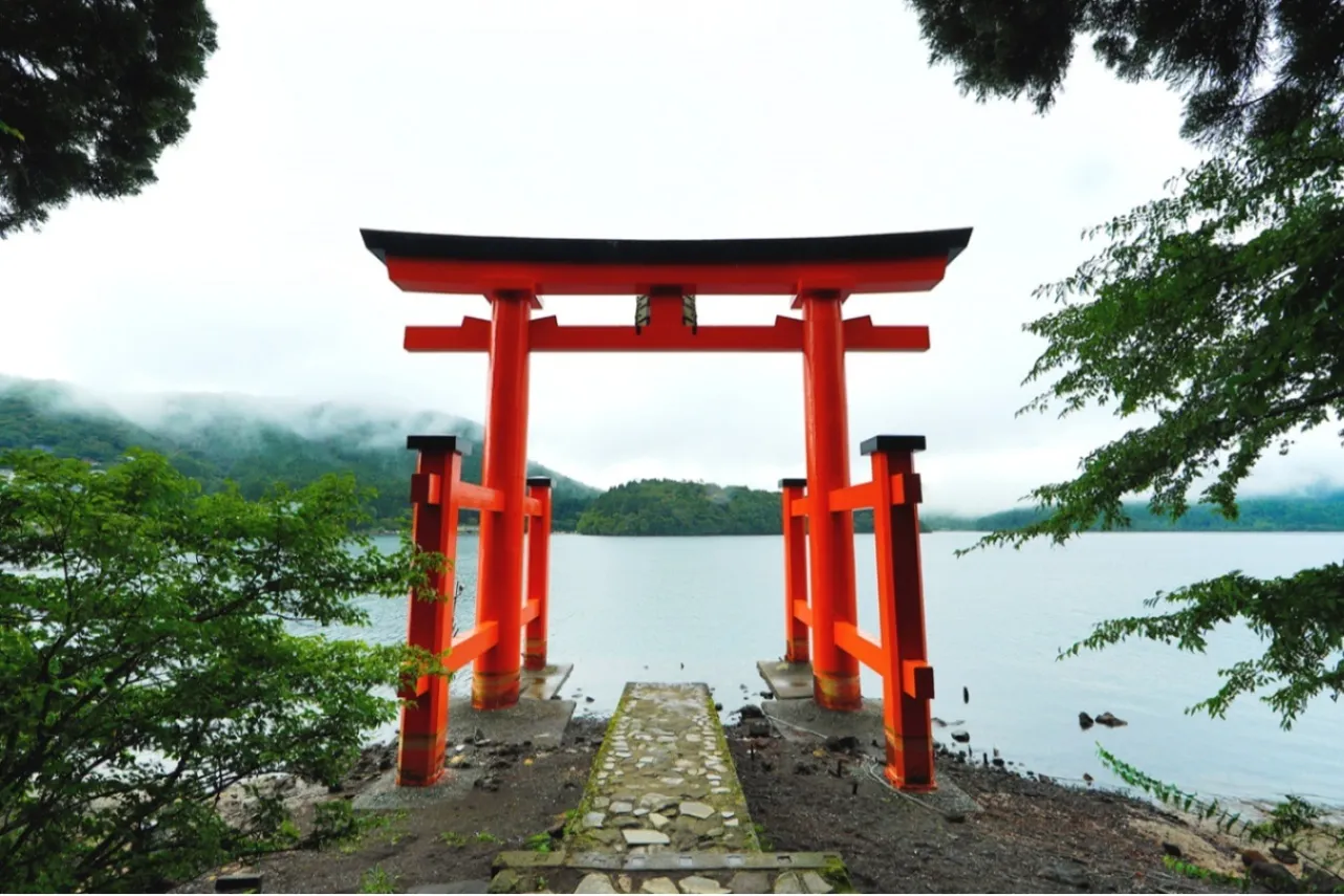 ▲箱根神社 平和の鳥居