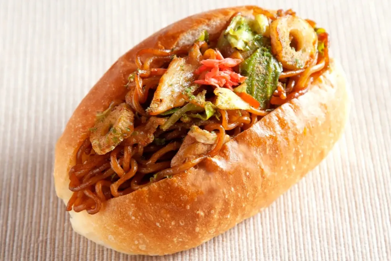 ▲「大盛り焼きそばパン」（313円）