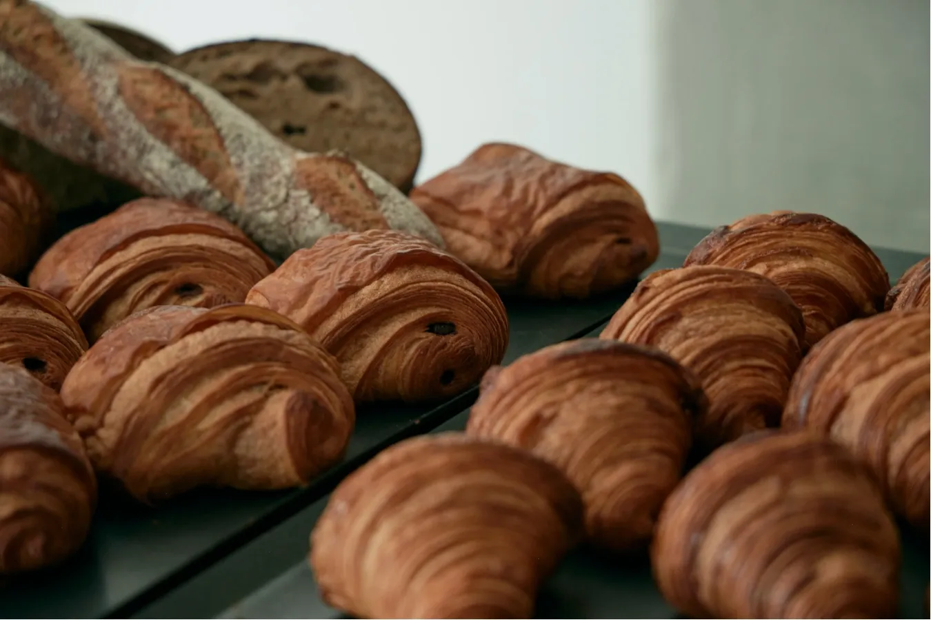 “サクもち食感”のクロワッサン専門店「PLAT」駒沢公園に移転オープン_1865961