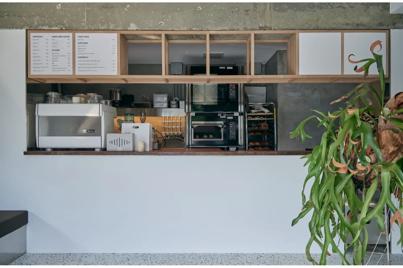 “サクもち食感”のクロワッサン専門店「PLAT」駒沢公園に移転オープン_1865964