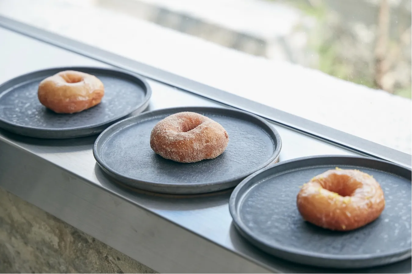 “サクもち食感”のクロワッサン専門店「PLAT」駒沢公園に移転オープン_1865966