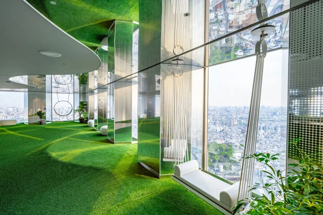 ▲てんぼうの丘（写真提供：サンシャイン60展望台 てんぼうパーク）