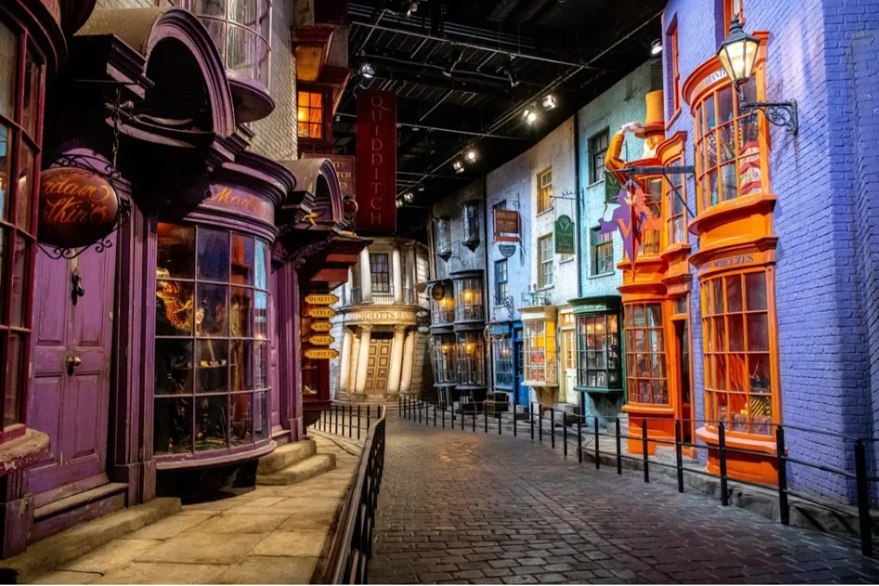 ▲ダイアゴン横丁（Warner Bros. Studio Tour Tokyo – The Making of Harry Potter.）