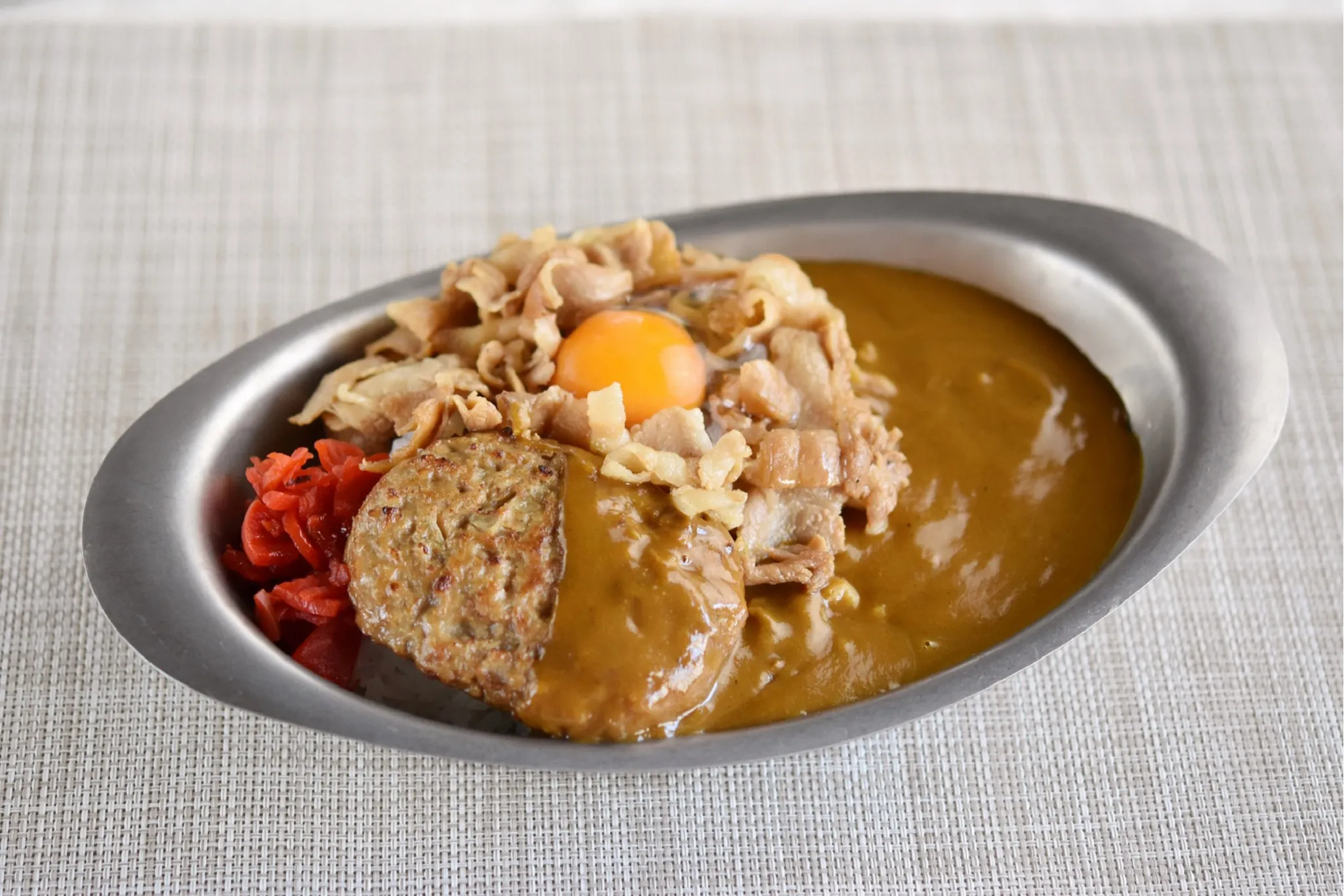 【中野区落合】夢のでか盛り！「肉とカレーのお店マイティ」オープン