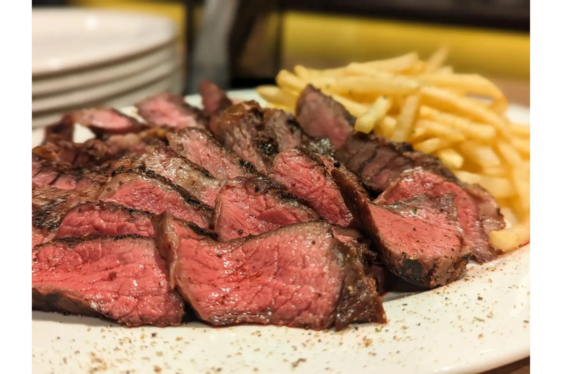 【虎ノ門ヒルズ】クラフトビールと肉グリルが楽しめる「Btaps」がオープン