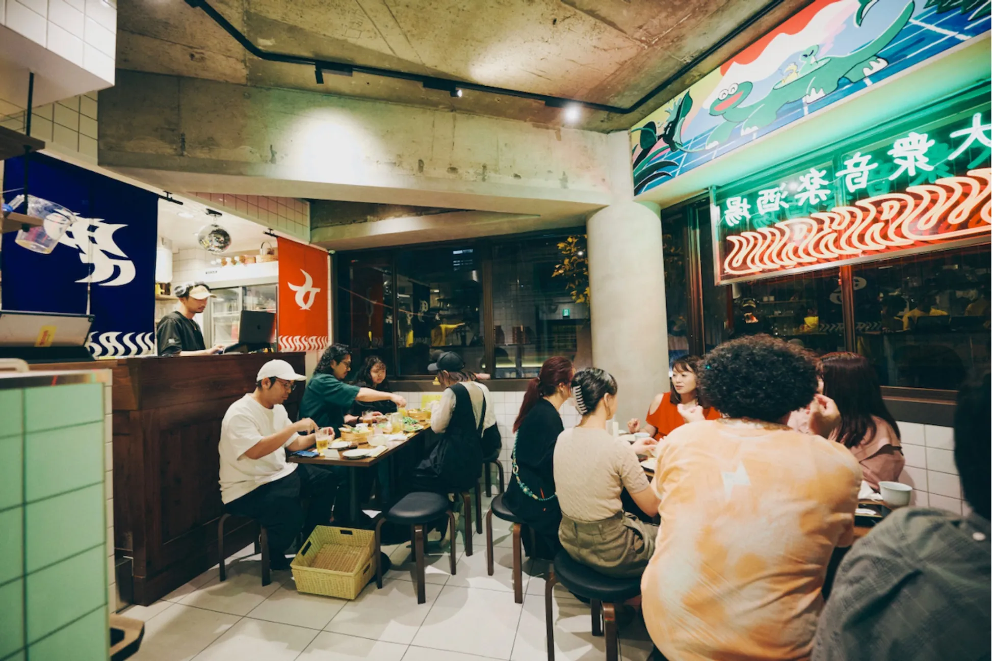 コンセプトは“銭湯”！居酒屋「大衆音楽酒場WAKASU」神田にオープン