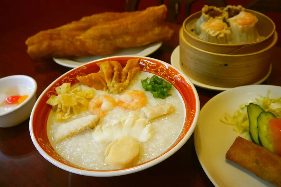 横浜中華街の名物モーニング！「馬さんの店」の“海鮮たっぷりおかゆ”は、冬に食べたいNo.1朝ごはんだ