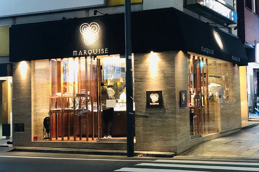 平日25時までオープンも！深夜営業の銀座のケーキ店へ、夜のお散歩♪