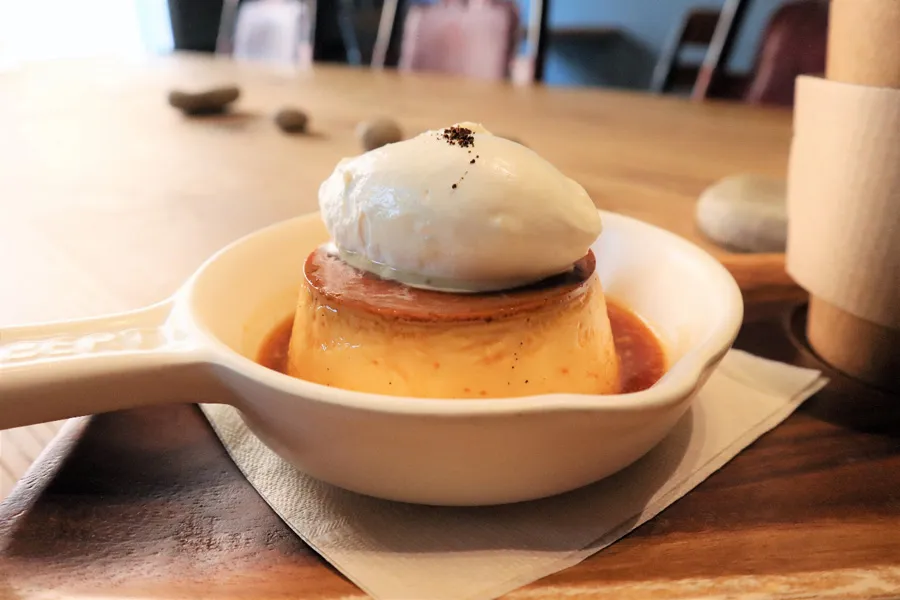 神保町の人気カフェ「ディゾン」の固めプリンを食べてきた_1285863
