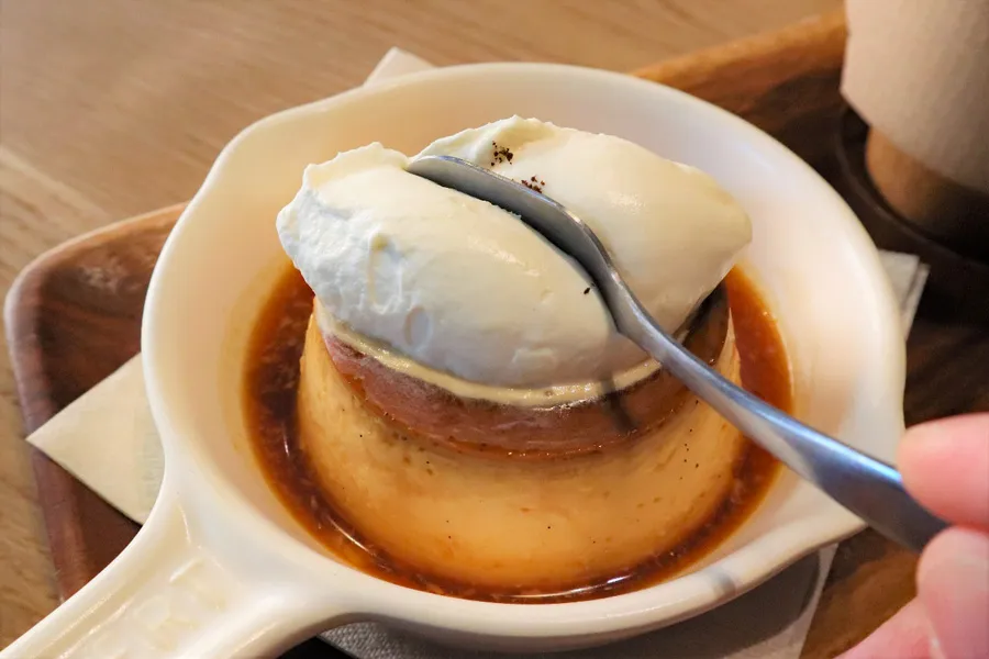 神保町の人気カフェ「ディゾン」の固めプリンを食べてきた_1285866