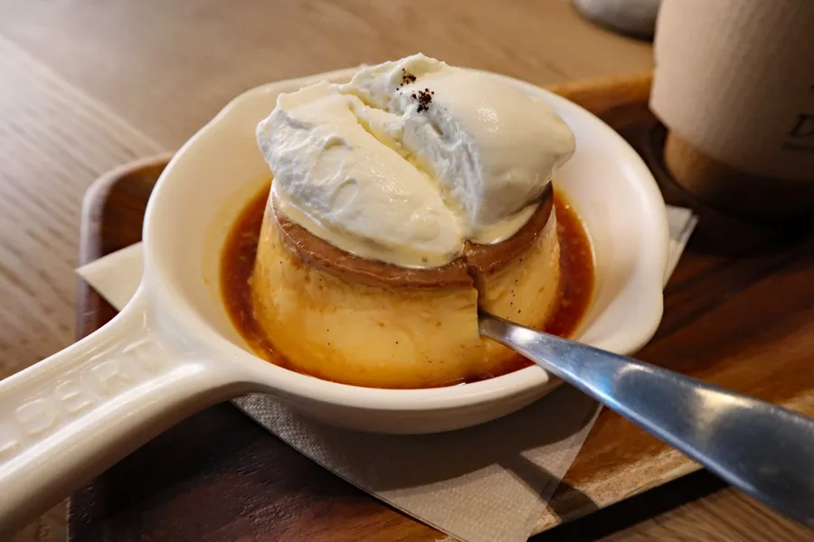 神保町の人気カフェ「ディゾン」の固めプリンを食べてきた_1285867