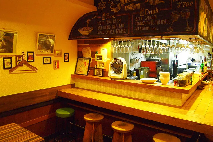 【秋葉原おしゃれランチ】可愛く安いワインバルで一人ラーメンデビュー♪