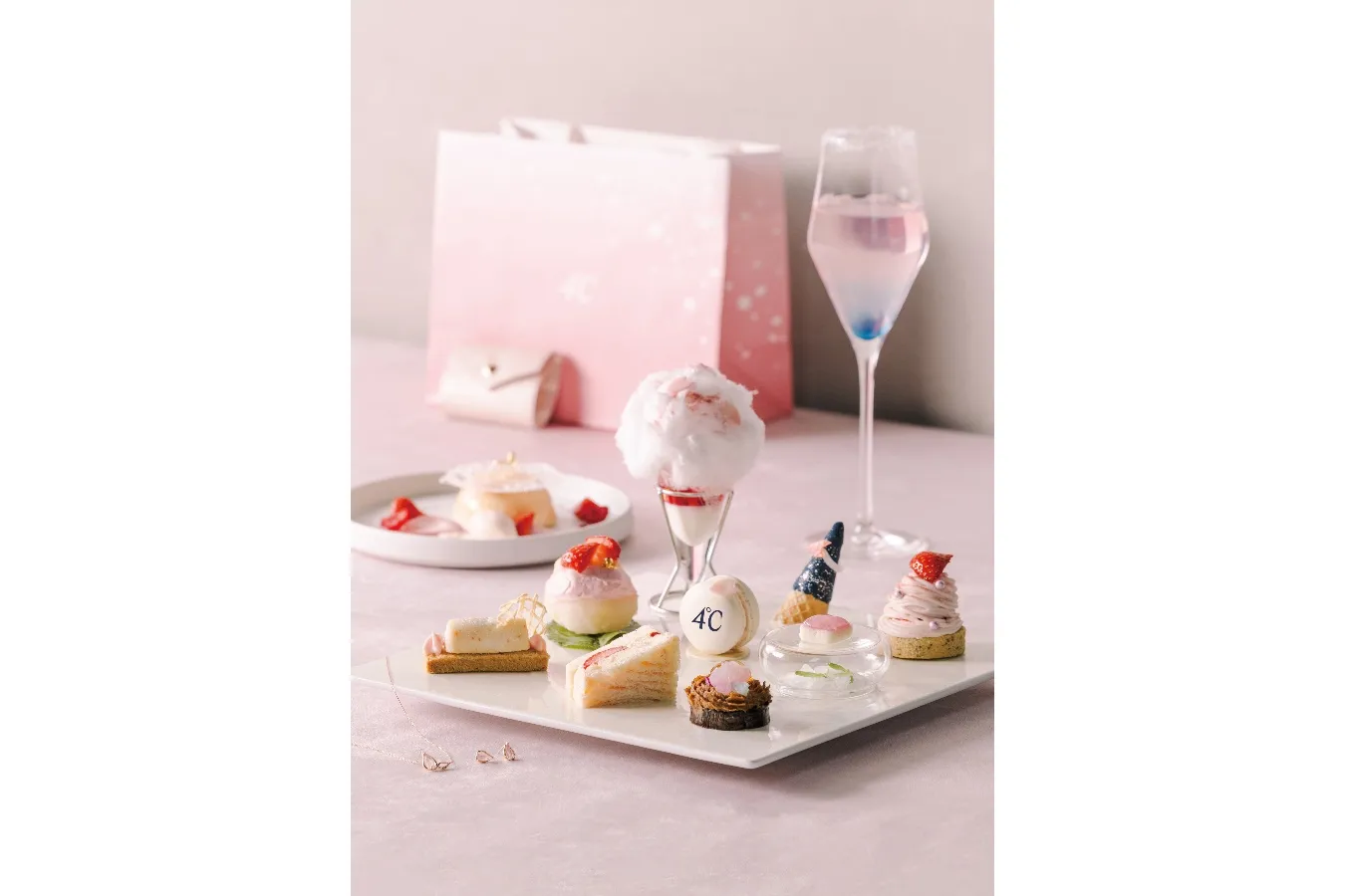 ▲「4℃ SAKURA Collection × Afternoon Tea」