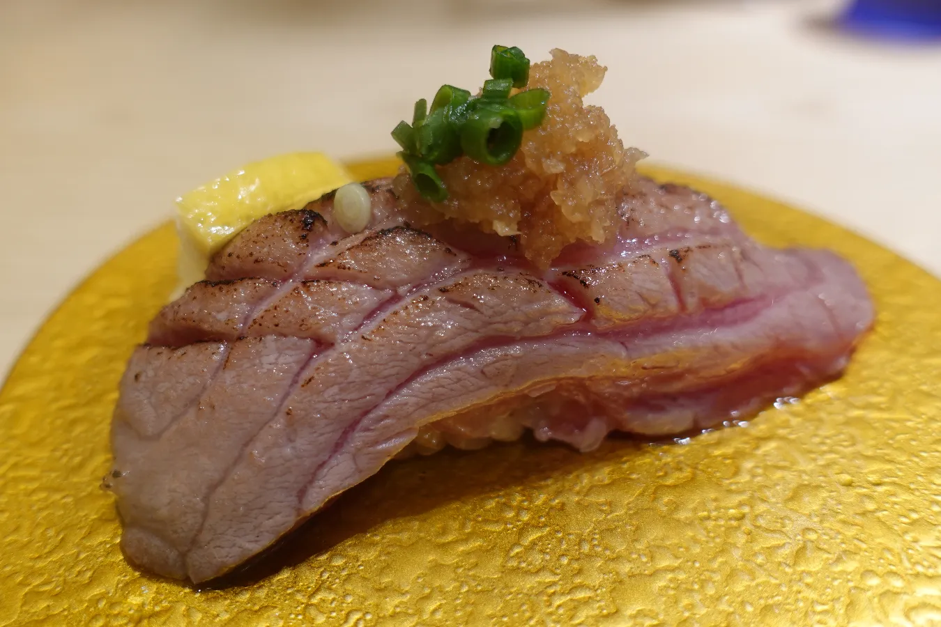 ▲マグロの頭肉