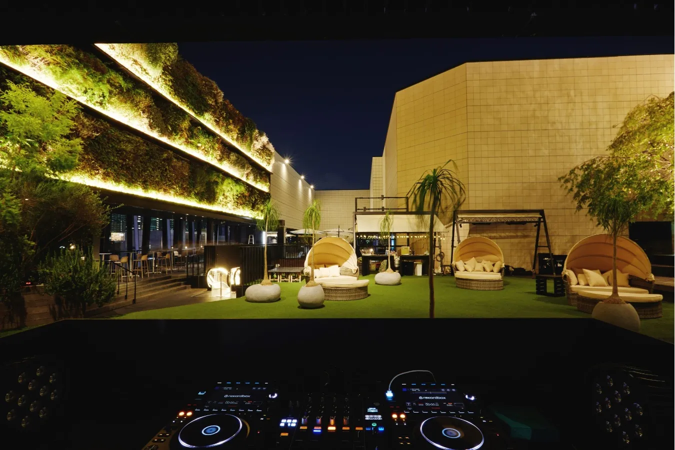 ▲The Garden（夜）