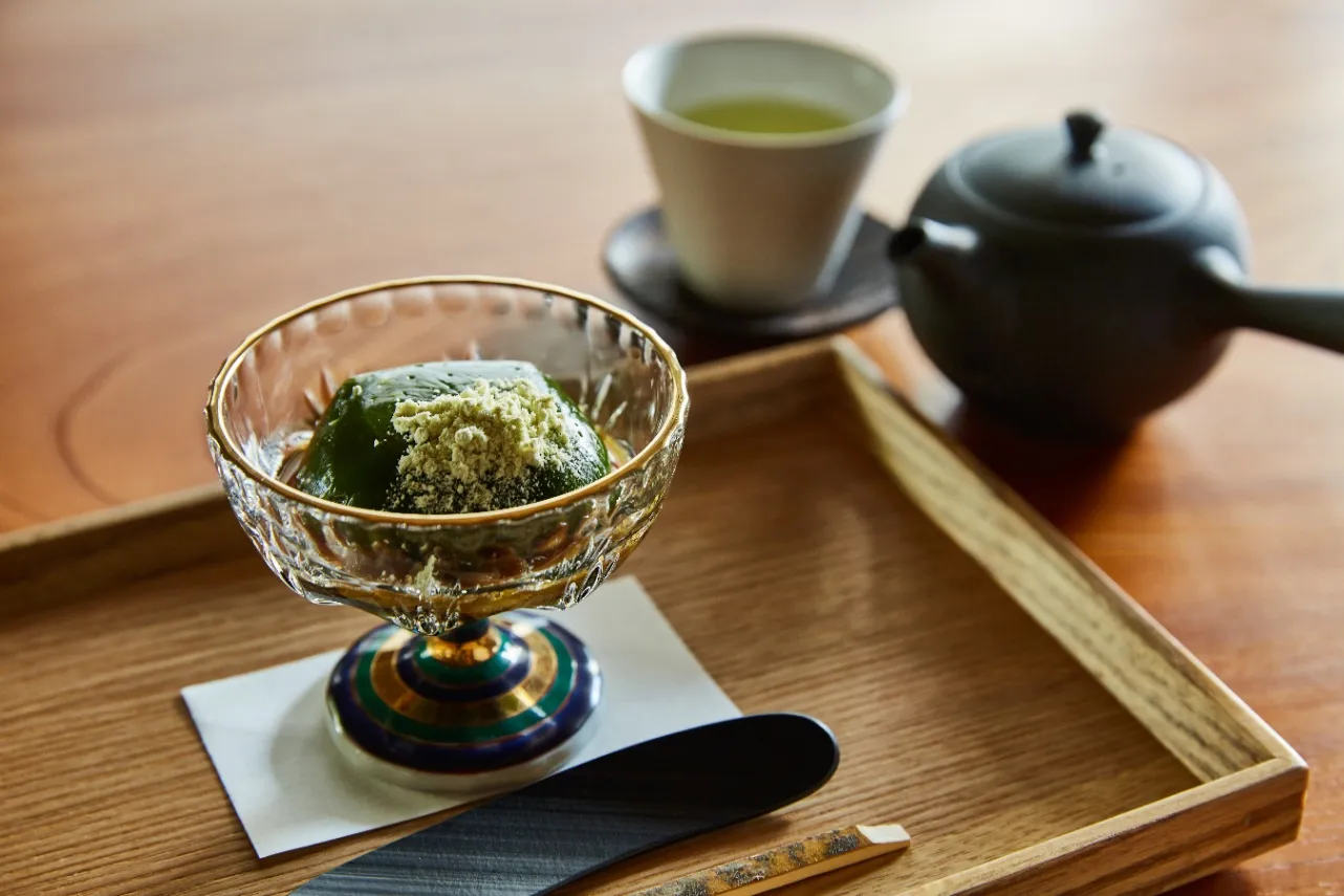 ▲わらび餅と緑茶