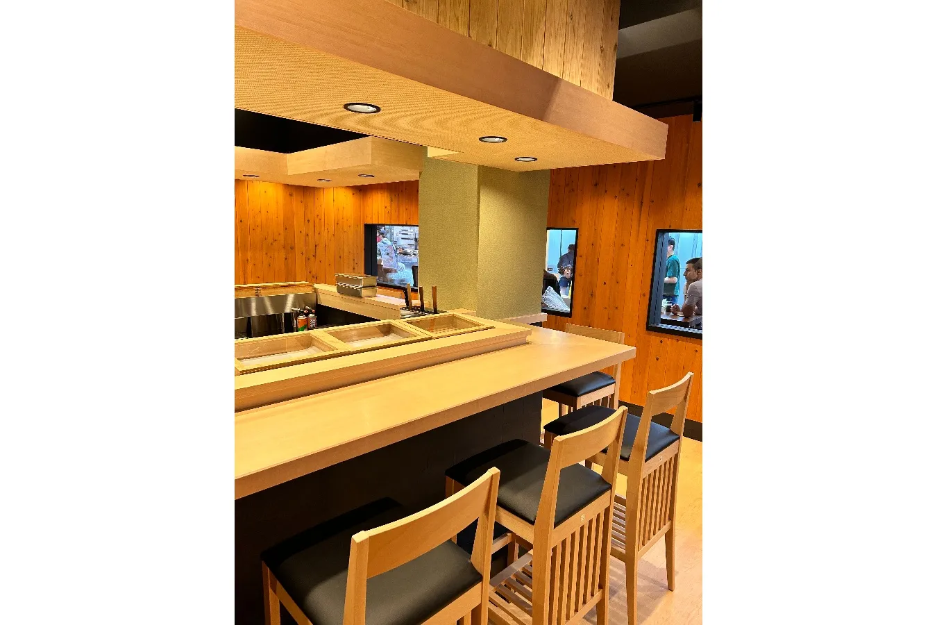 厳選した旬の“ウニ”を提供する専門店「うに虎中通り 庵」築地場外にオープン！_1905891