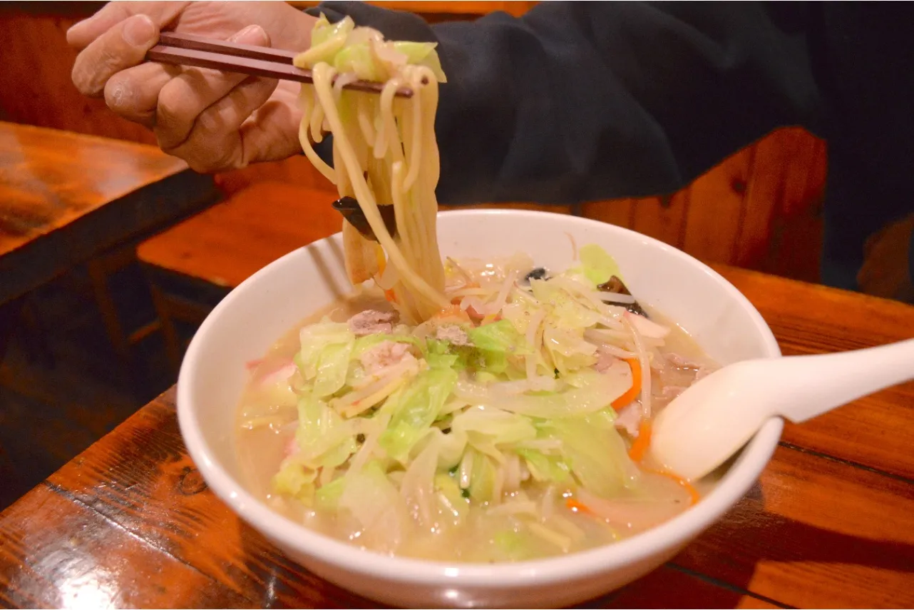 ▲「長崎ちゃんぽん」(1,000円)。味もさることながら、ボリュームも大満足
