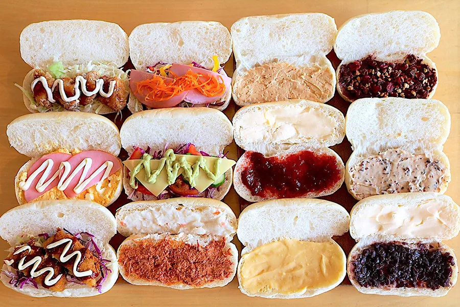 一番人気はどれ！？人気ベーカリーカフェ「コパンドゥ3331」のコッペパン全12種類を食べ比べ！
