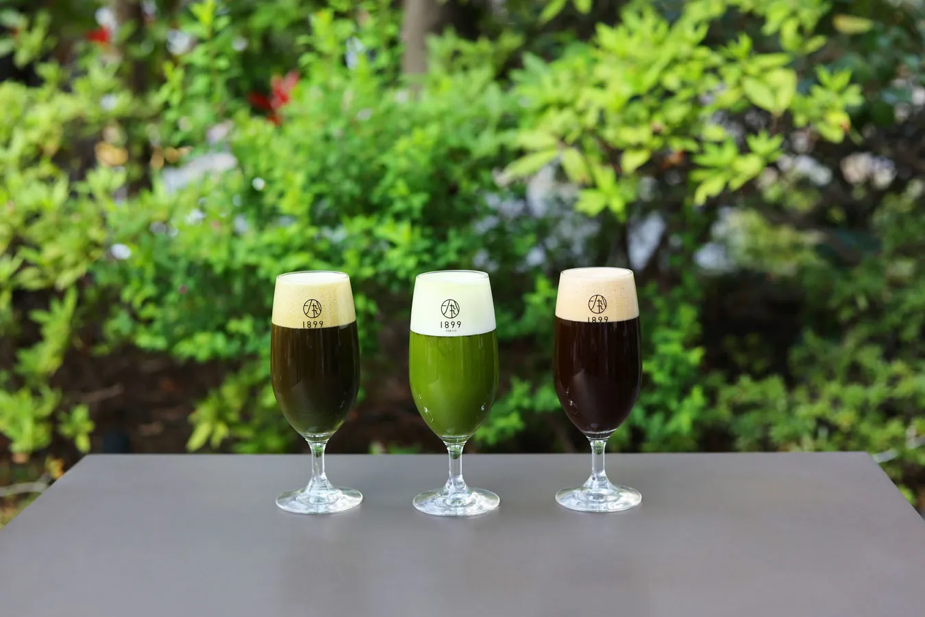 ▲左から「抹茶黒ビール」「抹茶ビール」「ほうじ茶黒ビール」