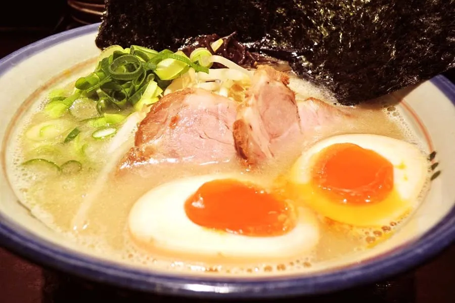 【神泉】マニア一押し！豚骨ラーメン店「麺の坊 砦」レポ