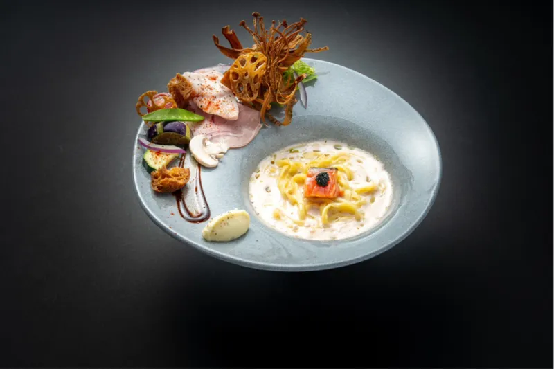 サーモン一匹をまるごと使用！ラーメン専門店「サーモンnoodle」三軒茶屋にオープン