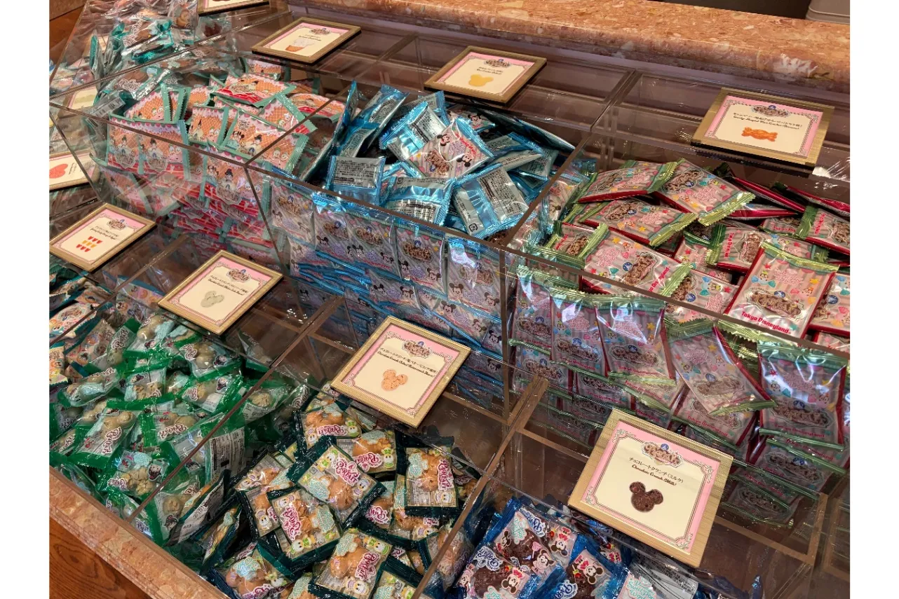 ▲お菓子を10個ピックアップ！