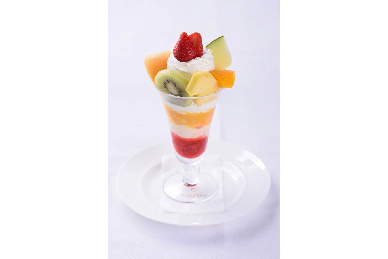 ▲「千疋屋スペシャルパフェ」(2,970円)