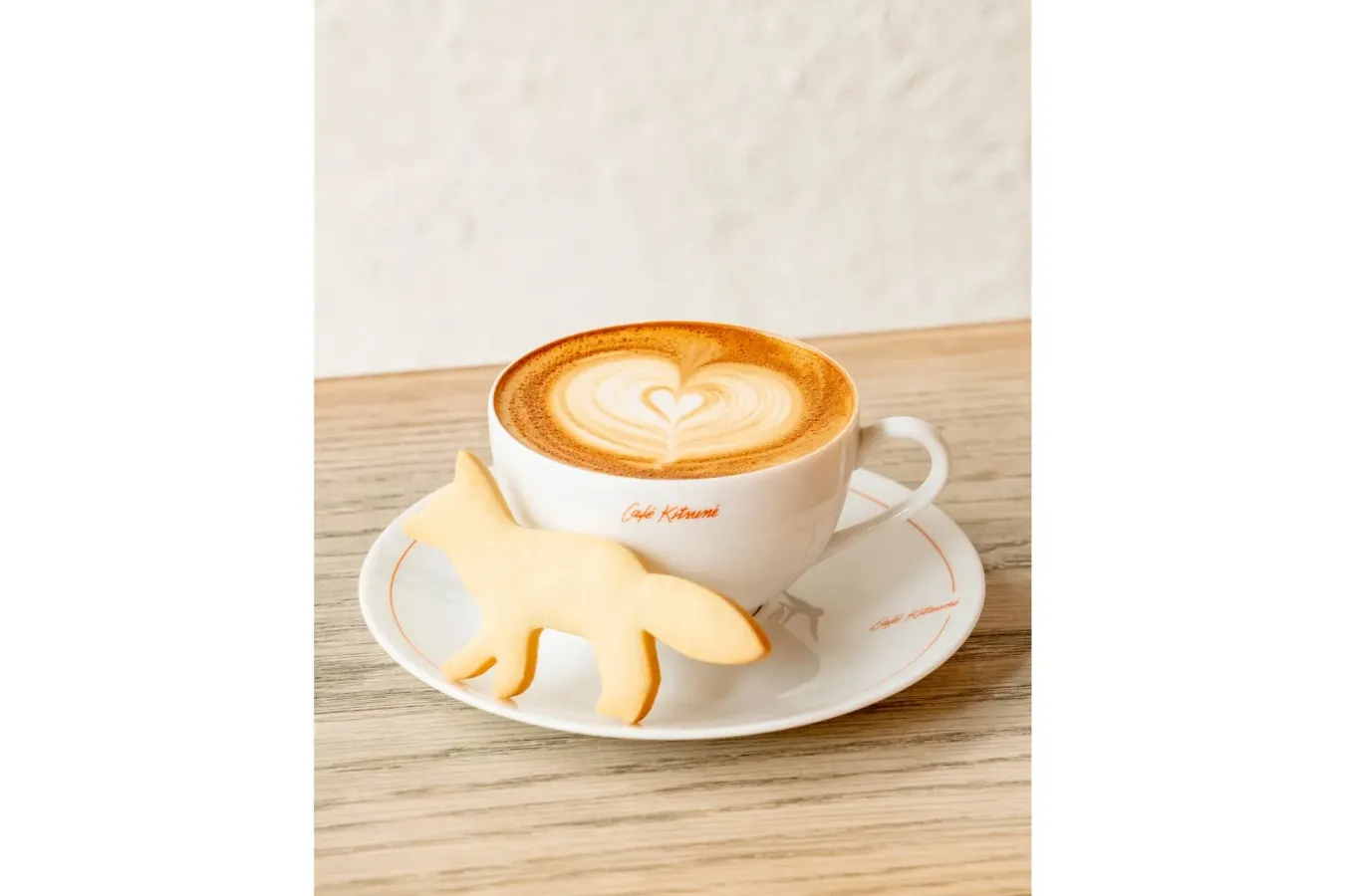▲Café Kitsuné Aoyama カフェラテ＆キツネサブレ