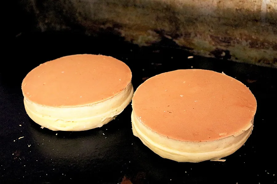 銅版で焼く極厚ホットケーキが話題！錦糸町のレトロ喫茶「ニット」へ_2108351