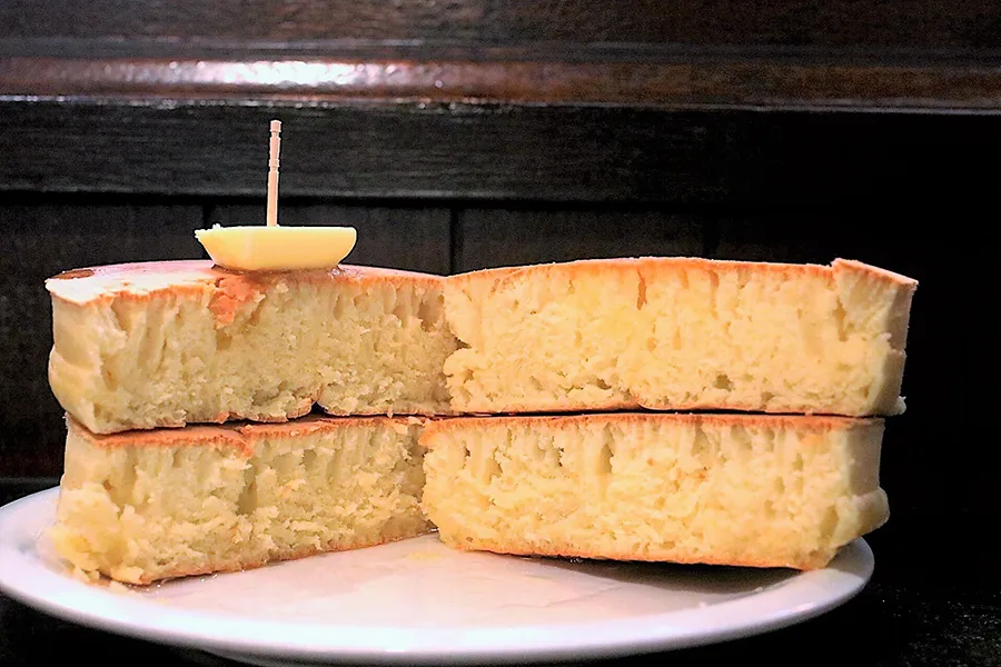 銅版で焼く極厚ホットケーキが話題！錦糸町のレトロ喫茶「ニット」へ_2108355