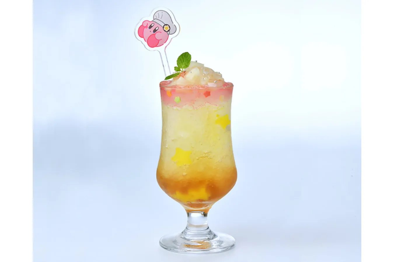 ▲「ころころ♪ももいろピーチティーソーダ」（1,848円）。セットで付いてくる「Summerスーベニアアクリルマドラー」は非売品！